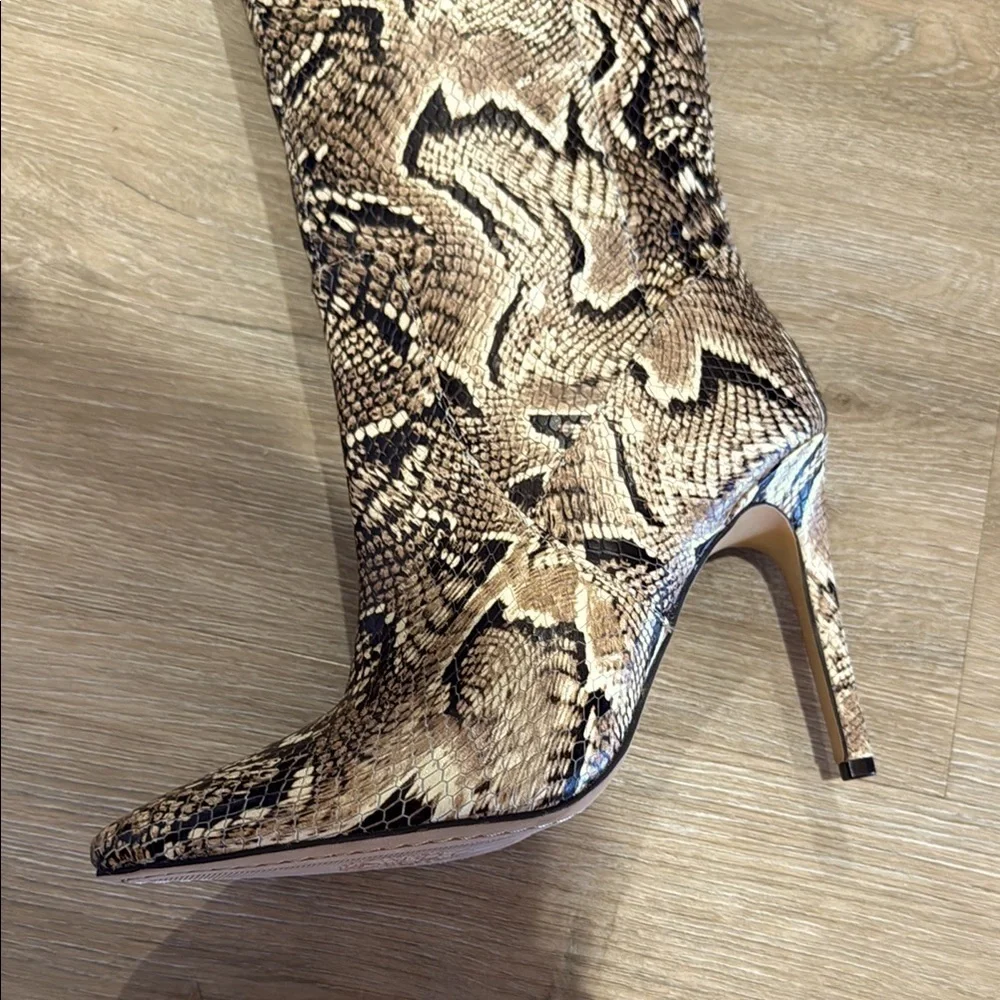 NEW Vince Camuto Fendels Snake Knee High Boots SZ 6 - Picture 4 of 7